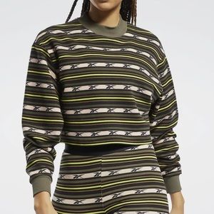 NWOT Reebok Classic Printed Sweatshirt